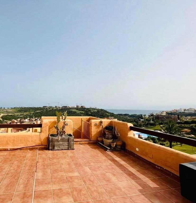 2 Bedroom Penthouse With A Private 360 Rooftop Terrace With Sea And Mountain Views Bahia de Casares Zewnętrze zdjęcie